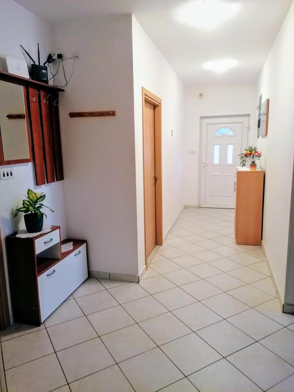 Apartman Tralje Сен Екстериор снимка