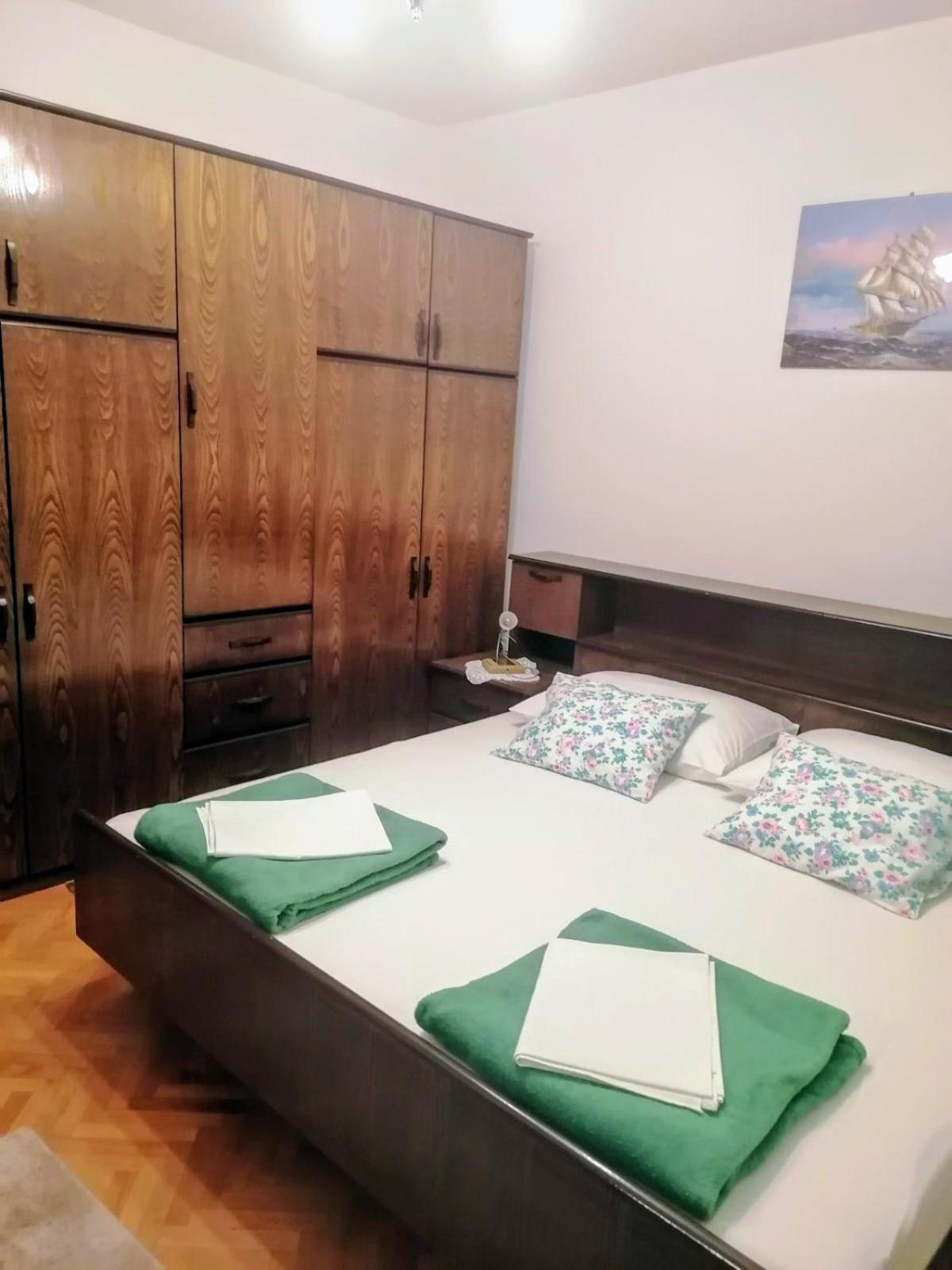 Apartman Tralje Сен Екстериор снимка