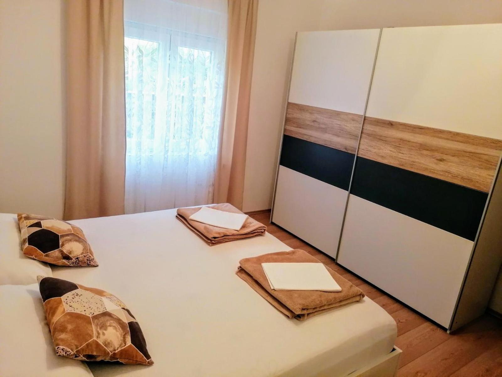 Apartman Tralje Сен Екстериор снимка