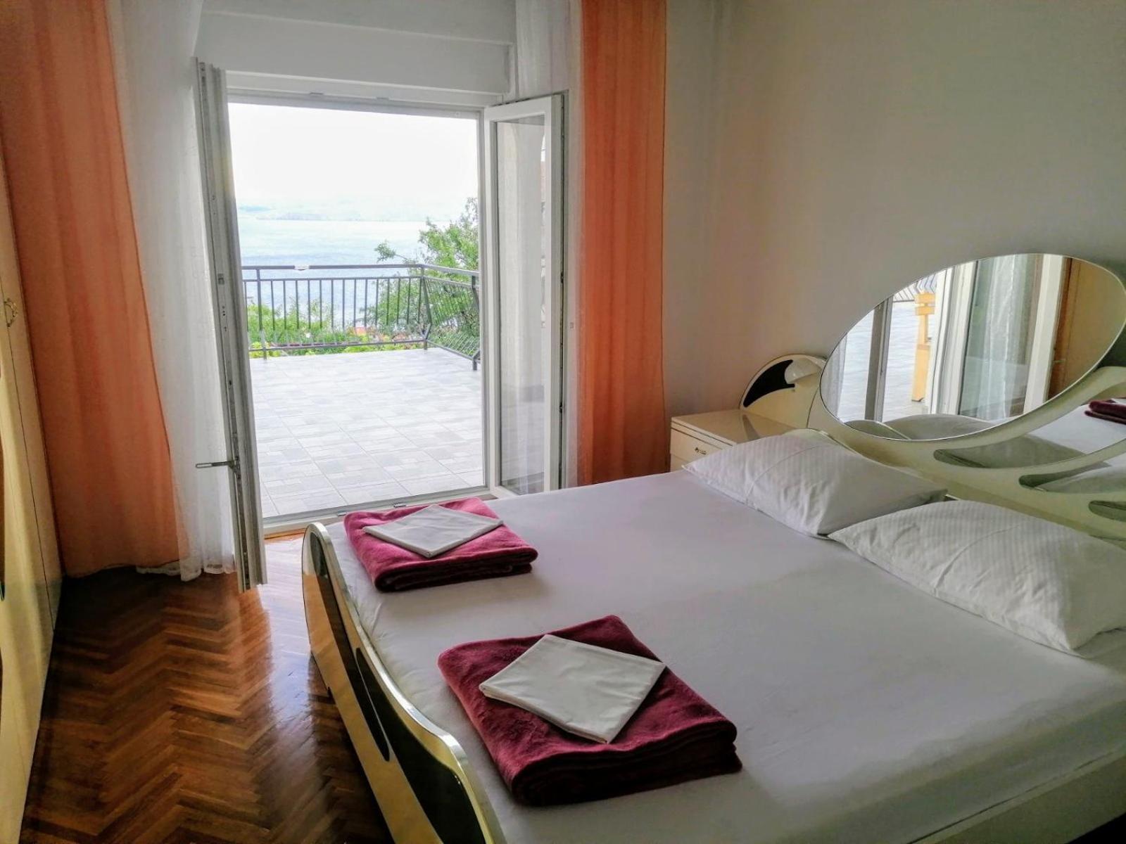 Apartman Tralje Сен Екстериор снимка